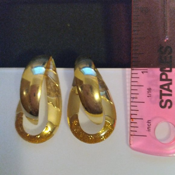 Jewelry - Vintage Gold Tone Earrings - Circa 1980s